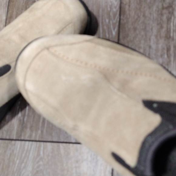 New Balance tan suede loafers. Size 9.5 - Picture 8 of 14